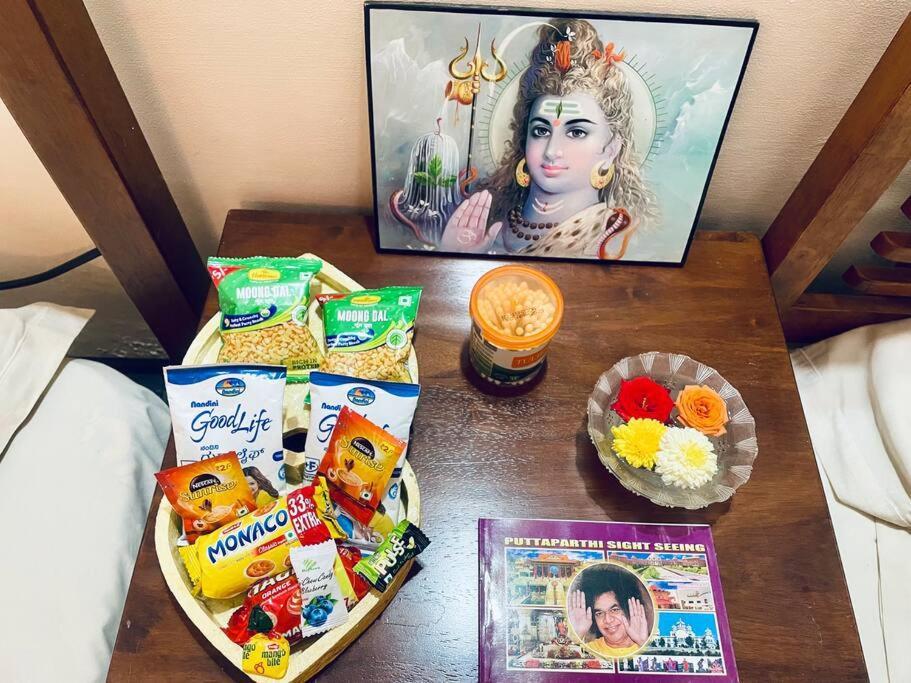 Shanthi Home Stay Puttaparthi Dış mekan fotoğraf